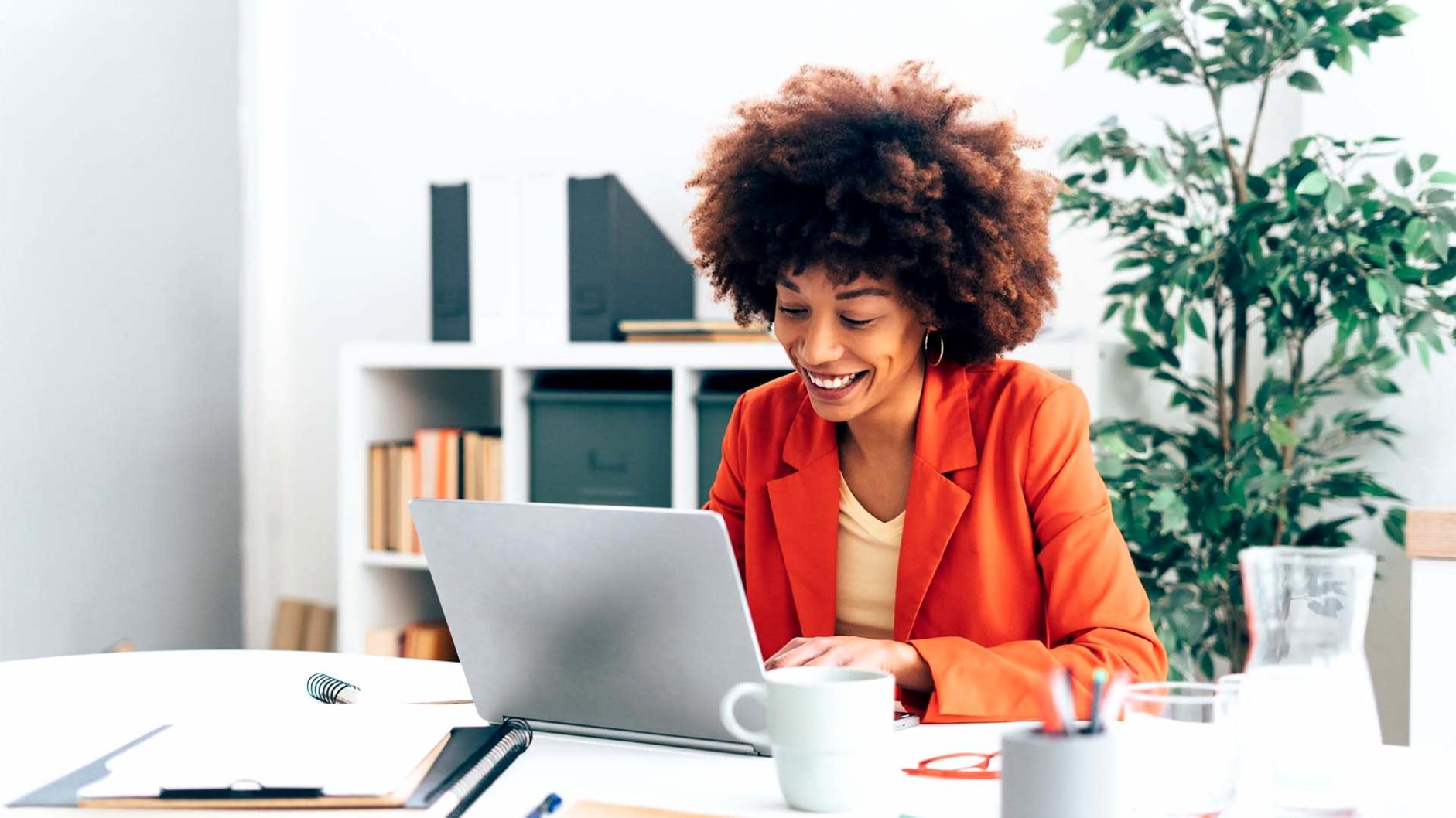 Postazione di lavoro per seguire i corsi online